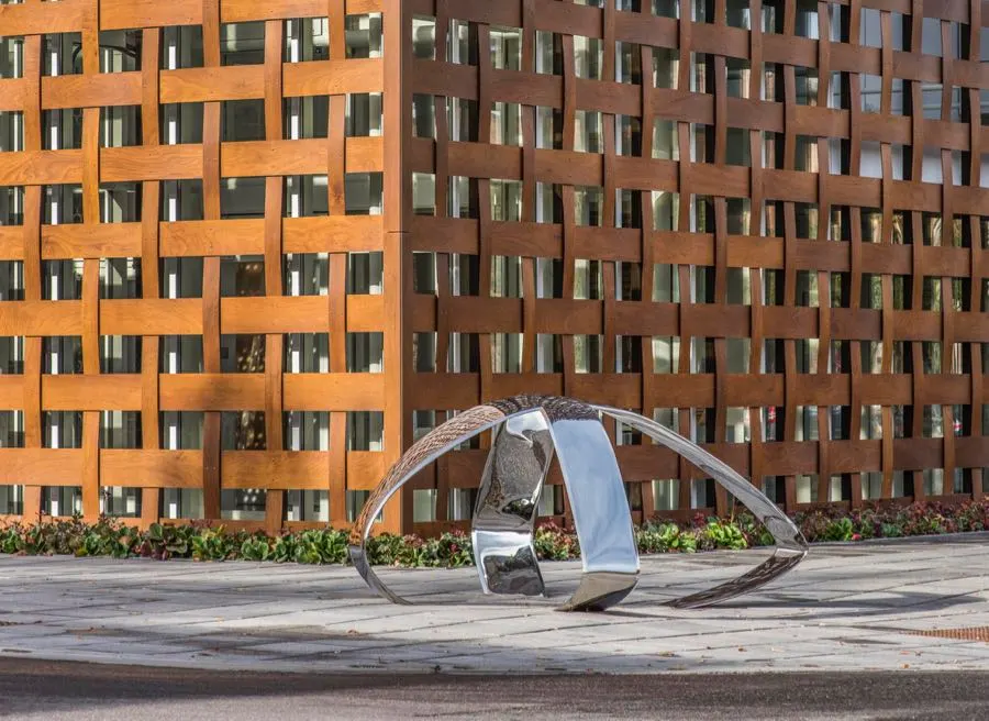 AAM2015_Liz_Larner_Install-1