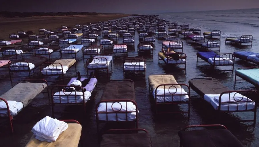 Pink_Floyd_Beds